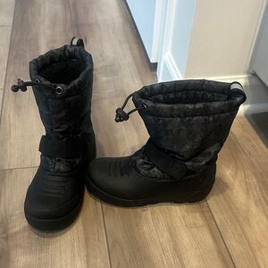 Northside Black Quilted Kids Snow Boots